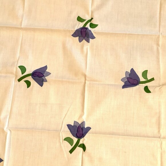 Appliquéd Pansy Flowers Blue On White Square Tablecloth 33.5”x34” Rolled Hem - Picture 4 of 11